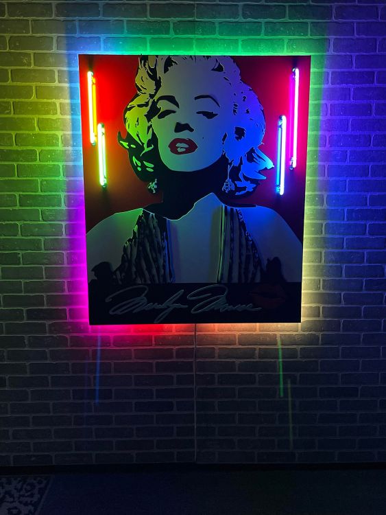 Pop aft sculpture in LED and Neon Marilyn Monroe