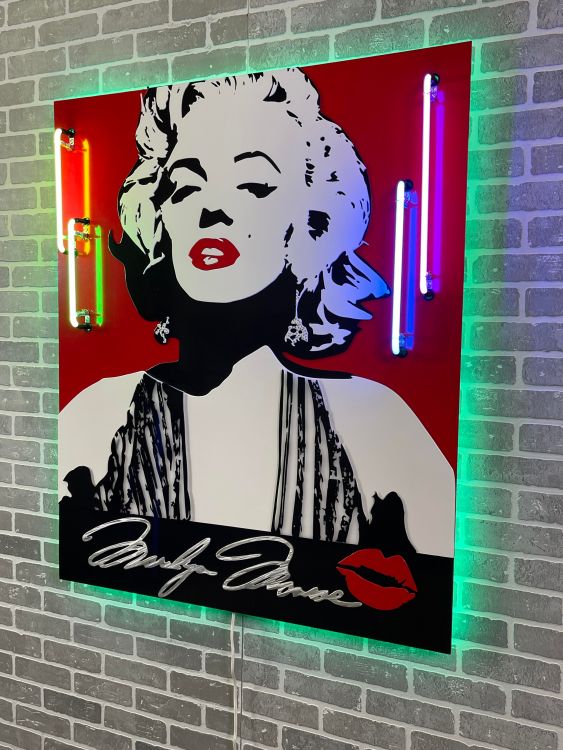 Pop aft sculpture in LED and Neon Marilyn Monroe