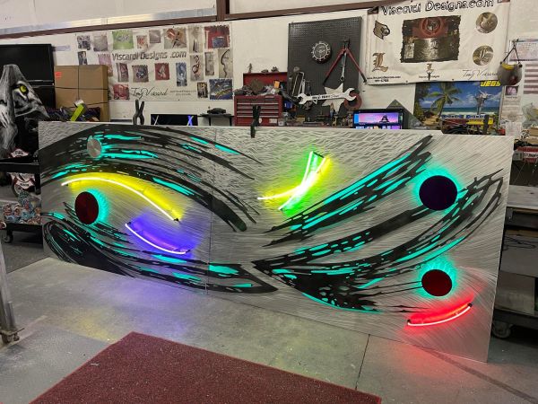  LED art, neon art, light-up art, neon sculptures, LED sculptures, illuminated sculptures, light sculptures.