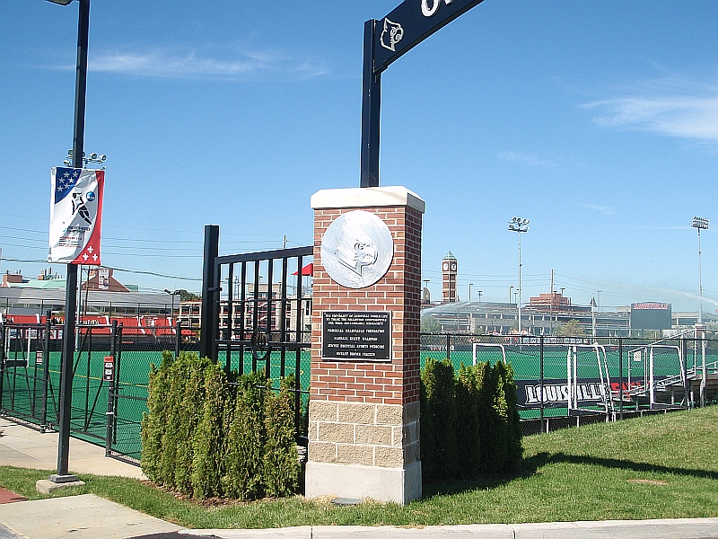 Louisville logo sign,louisville cards sign,cardinal louisville,cards,louisville,louisville basketball,louisville cardinals,louisville cardinals logo,louisville cards logo,louisville football,louisville sports,u of l louisville,university of louisville,university of louisville merchandise,uofl louisville 